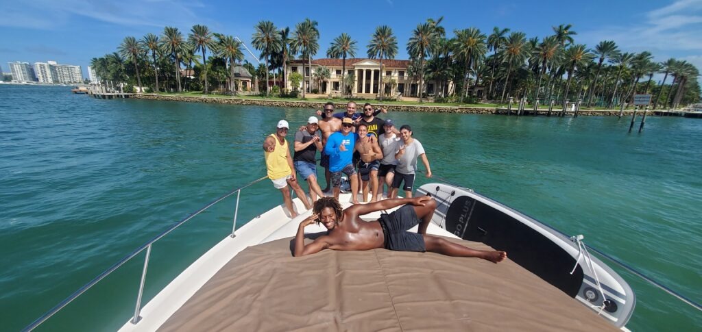 Luxury yacht charter cruising in Miami Beach