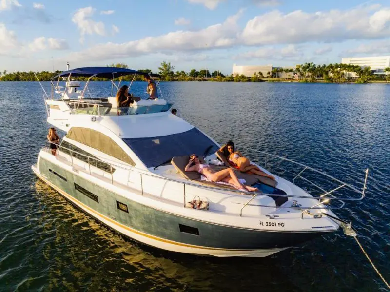 46 Flybridge Sport Yacht Miami — upper helm deck, Star Island views