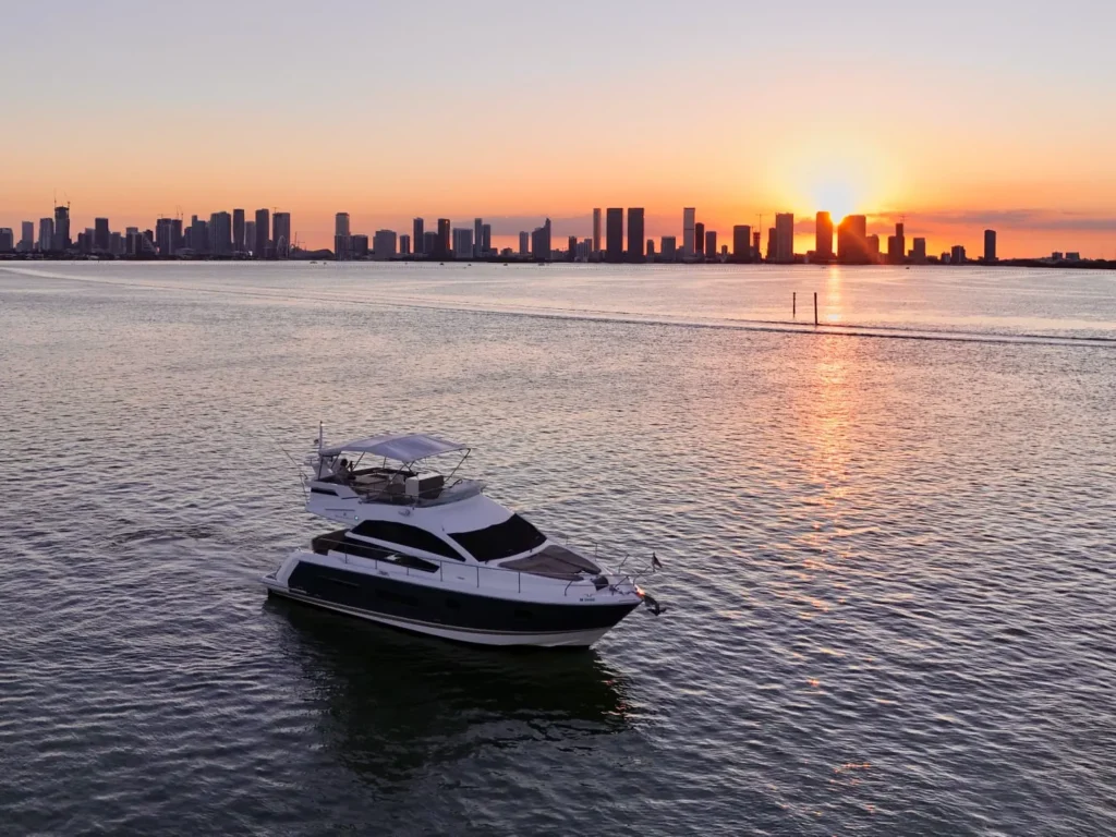 Private boat tours in Miami Beach